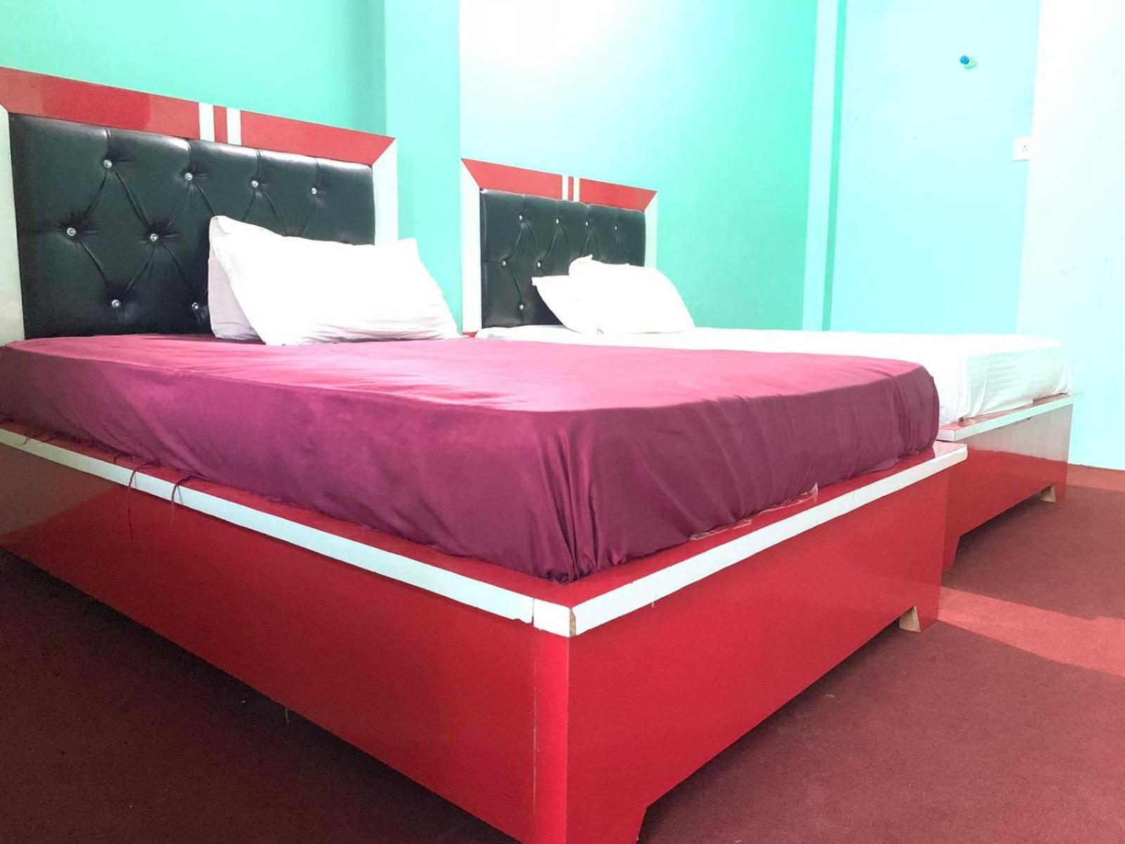 Subha Laxmi Hotel & Lodge Bahāsi Buitenkant foto