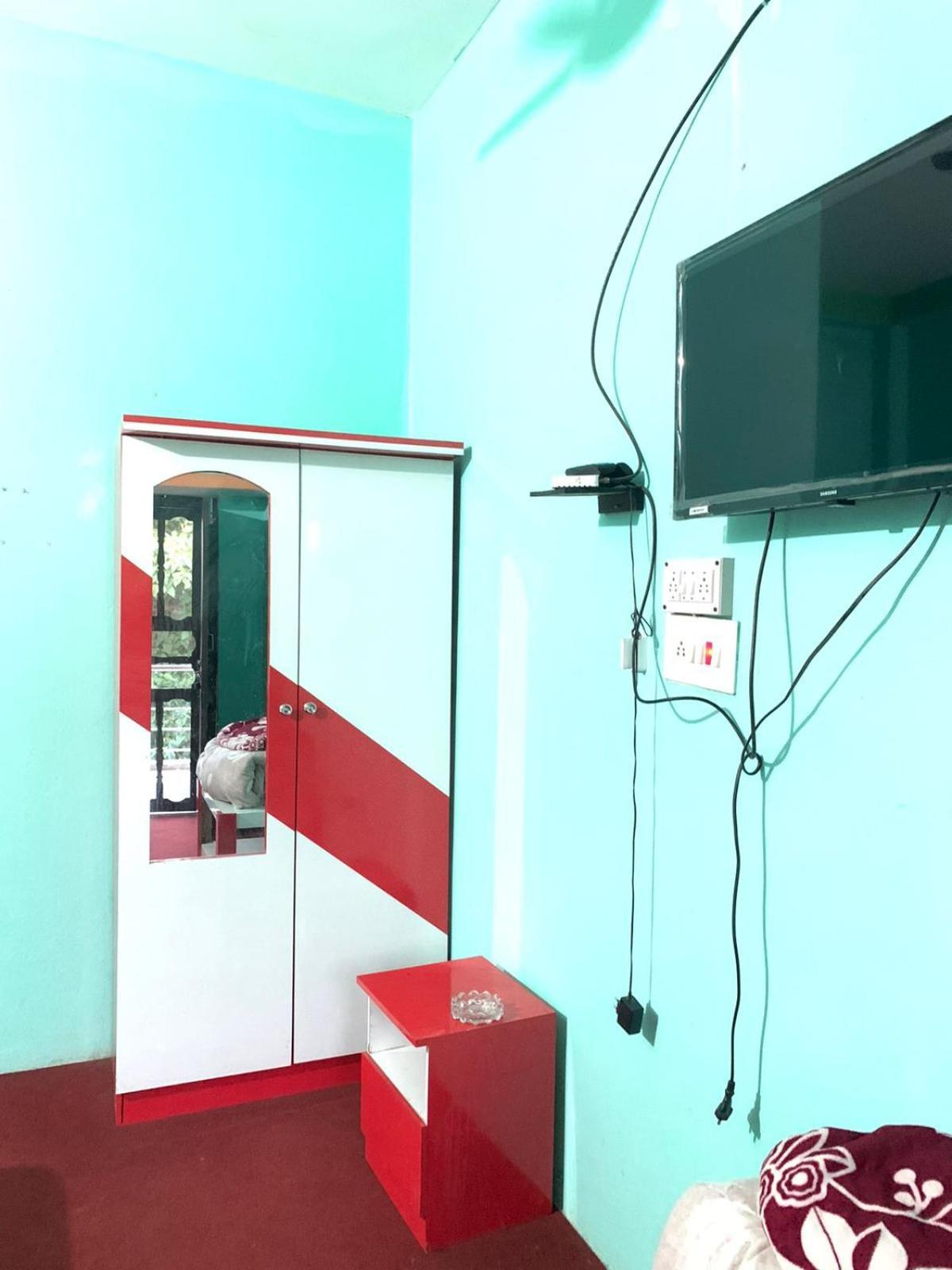 Subha Laxmi Hotel & Lodge Bahāsi Buitenkant foto